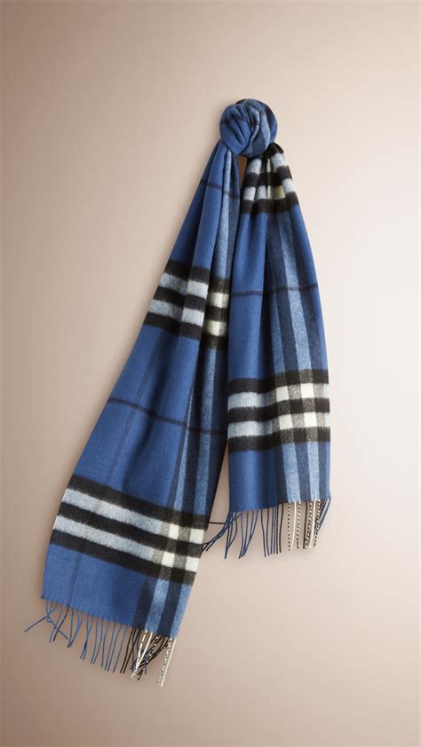 burberry classic cashmere scarf in check cadet blue|Check Cashmere Scarf in Pale blue .